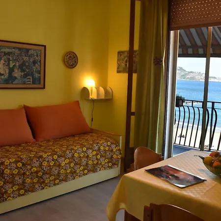 Panorama Apartment *